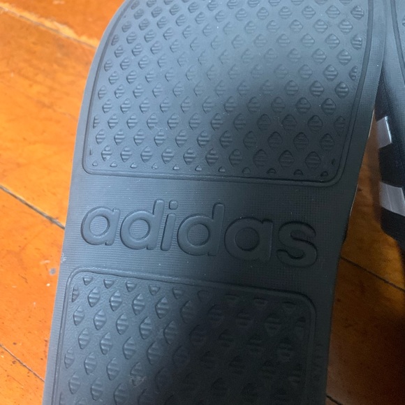 Men’s Adidas slides size 8 Black - Picture 5 of 9